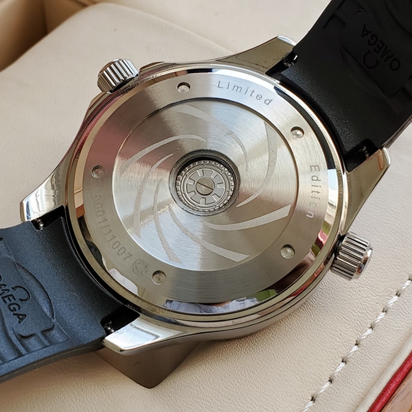 オメガ時計着用イメージ